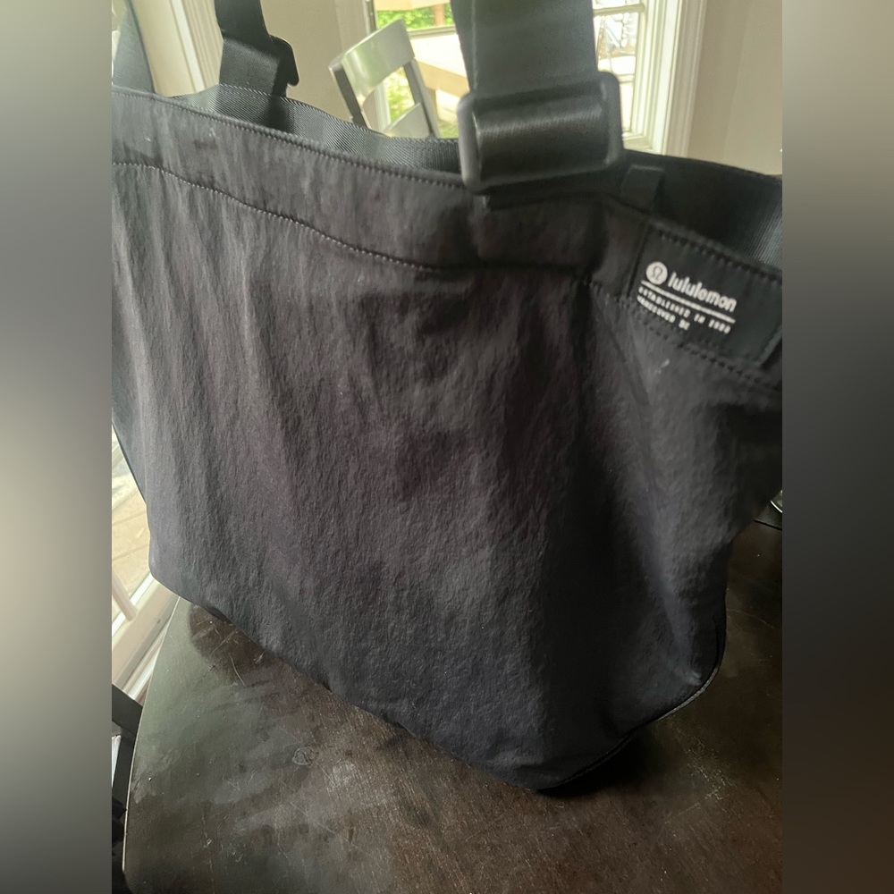 Lululemon travel bag, Excellent condition.